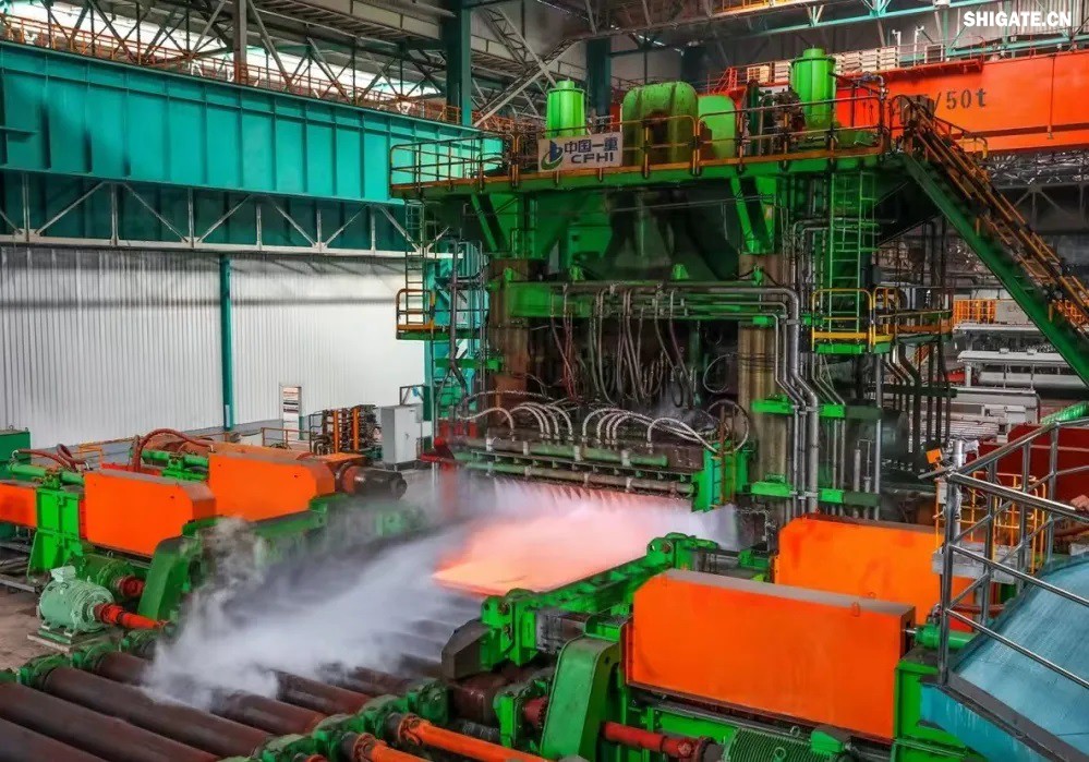 日前，河鋼集團(tuán)舞鋼公司研發(fā)生產(chǎn)的大厚度32mm的高性能X70Q管線鋼下線。該產(chǎn)品性能檢驗(yàn)結(jié)果顯示，各項(xiàng)性能指標(biāo)均達(dá)到好水平，用于國內(nèi)某LNG公共管廊項(xiàng)目建設(shè)。